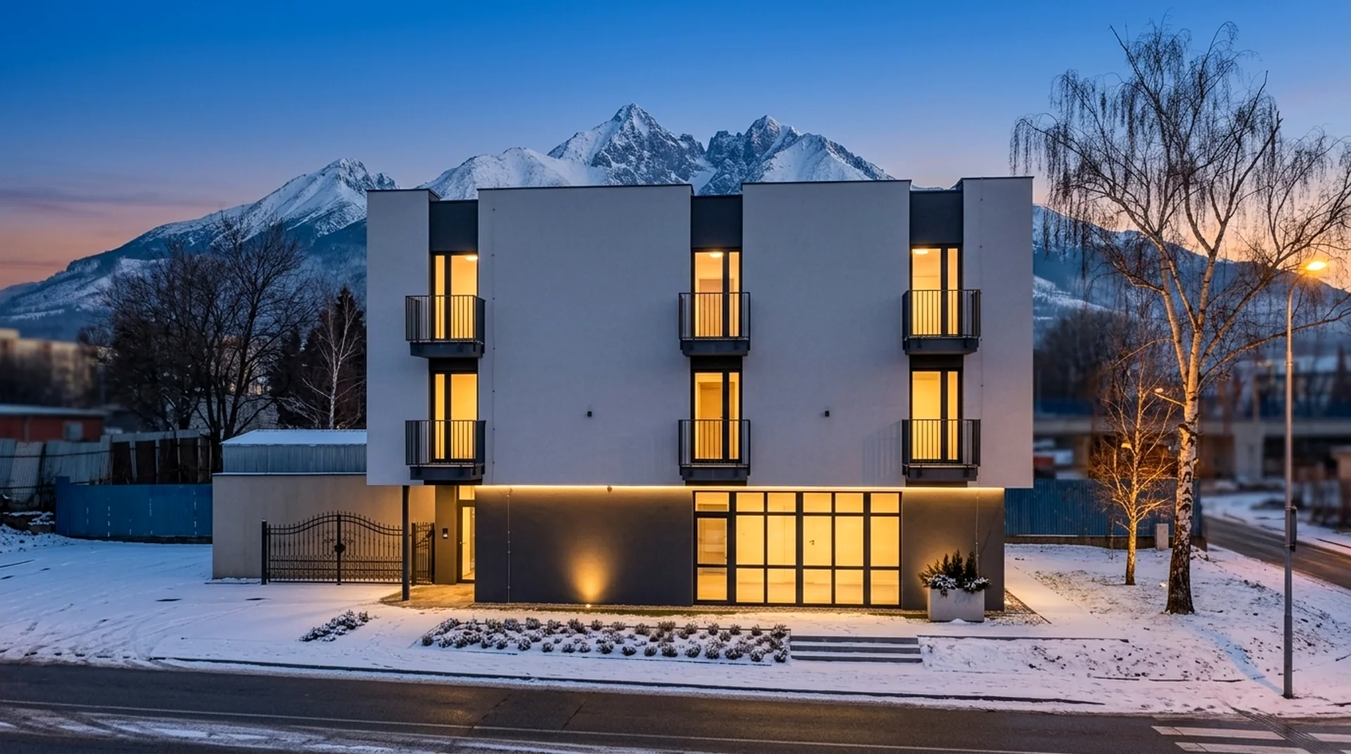 ALMA Luxury Residence pri súmraku